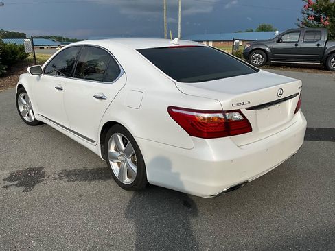 Used 2010 Lexus LS 460 RWD image 6