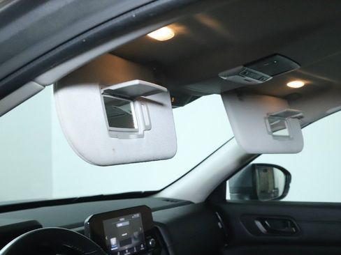 Used 2025 Nissan Pathfinder SV image 21