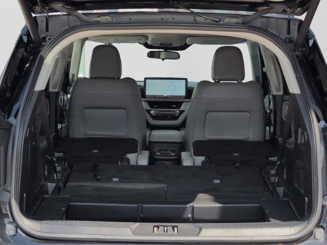 Certified 2025 Ford Explorer Active w/ Active Comfort Package AWD/4WD image 5