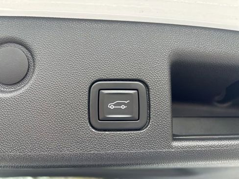 Used 2023 Chevrolet Equinox RS w/ RS Leather Package AWD/4WD image 14