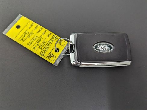 Used 2025 Land Rover Discovery S image 33