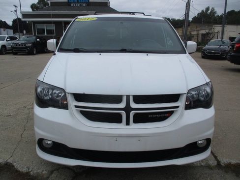 Used 2017 Dodge Grand Caravan GT image 10