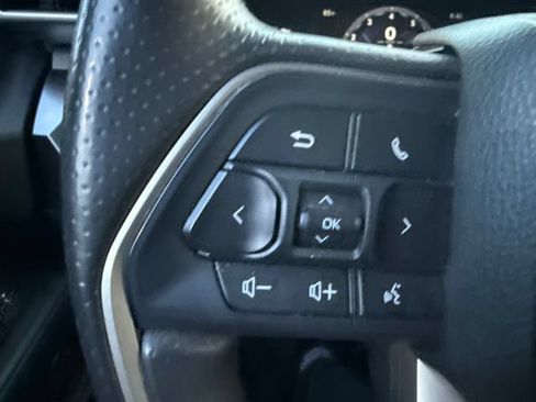 Used 2025 Toyota 4Runner SR5 AWD/4WD image 22