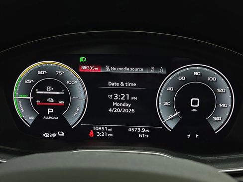 Used 2024 Audi Q5 e Prestige w/ Prestige Package AWD/4WD image 19