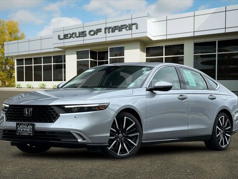 Used 2023 Honda Accord Touring image 1