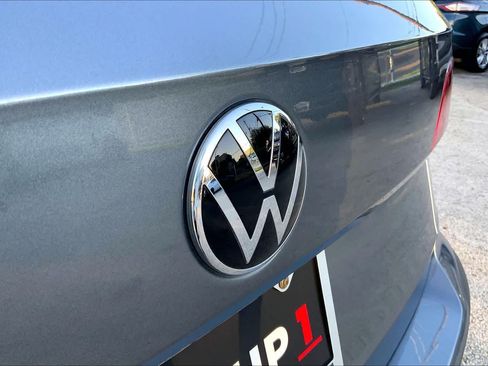 Used 2024 Volkswagen Taos SE FWD image 10