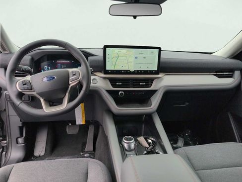New 2026 Ford Explorer Active RWD image 5