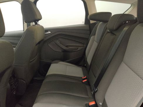 Used 2017 Ford Escape SE image 18