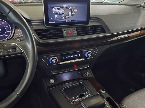 Used 2019 Audi Q5 Prestige w/ Prestige Package image 34
