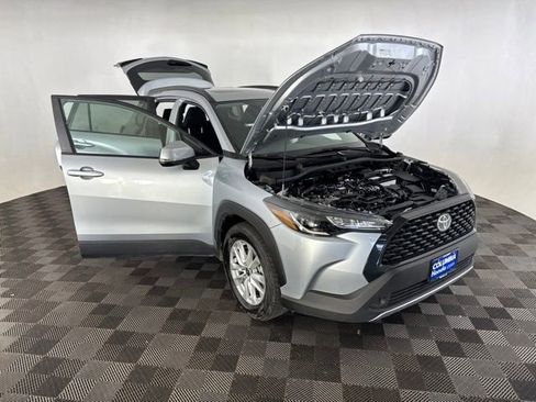 Used 2023 Toyota Corolla Cross LE w/ Moonroof Package AWD/4WD image 15