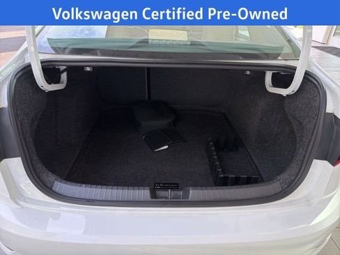 Certified 2021 Volkswagen Jetta SE w/ SE Cold Weather Package image 17