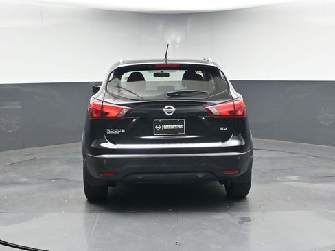 Used 2018 Nissan Rogue Sport SV w/ SV Technology Package image 4