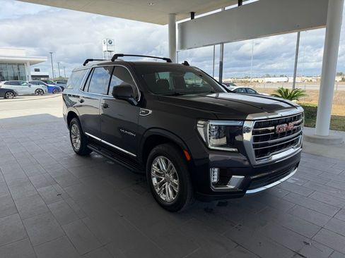 Used 2023 GMC Yukon SLT image 2