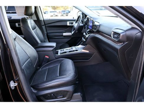 Used 2022 Ford Explorer Limited w/ Equipment Group 301A RWD image 20