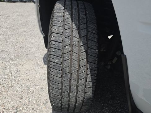 Used 2024 RAM 3500 Tradesman w/ Chrome Appearance Group AWD/4WD image 29
