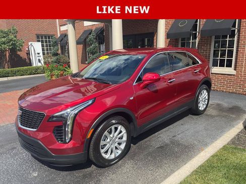 Used 2023 Cadillac XT4 Luxury w/ Cold Weather Package FWD image 1