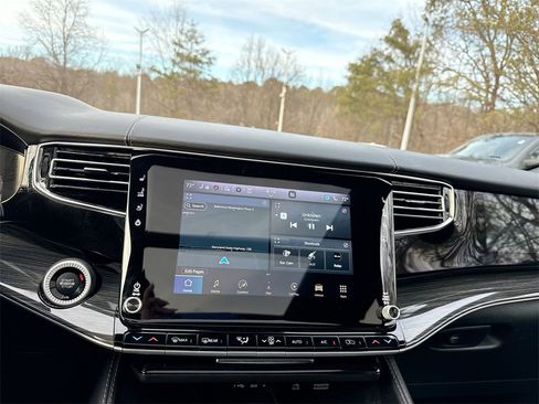 Used 2022 Jeep Wagoneer Series III w/ Premium Group I image 12