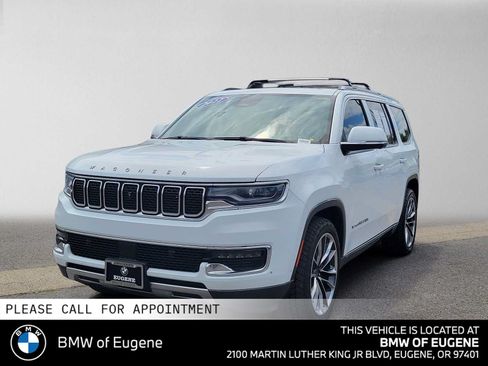 Used 2022 Jeep Wagoneer Series III w/ Premium Group I AWD/4WD image 7