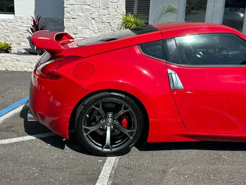 Used 2014 Nissan 370Z Coupe RWD image 19