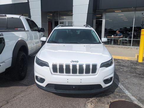 Used 2020 Jeep Cherokee Latitude Lux w/ Comfort/Convenience Group AWD/4WD image 3