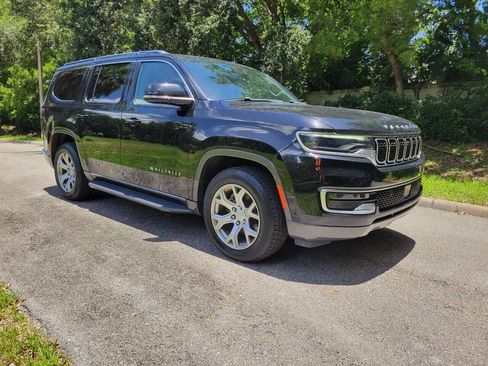 Used 2022 Jeep Wagoneer Series II image 1