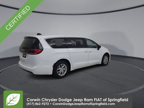 Certified 2024 Chrysler Pacifica Touring-L FWD image 15