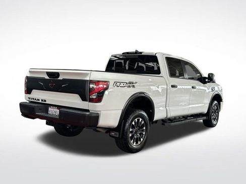 Used 2017 Nissan Titan SL RWD image 4