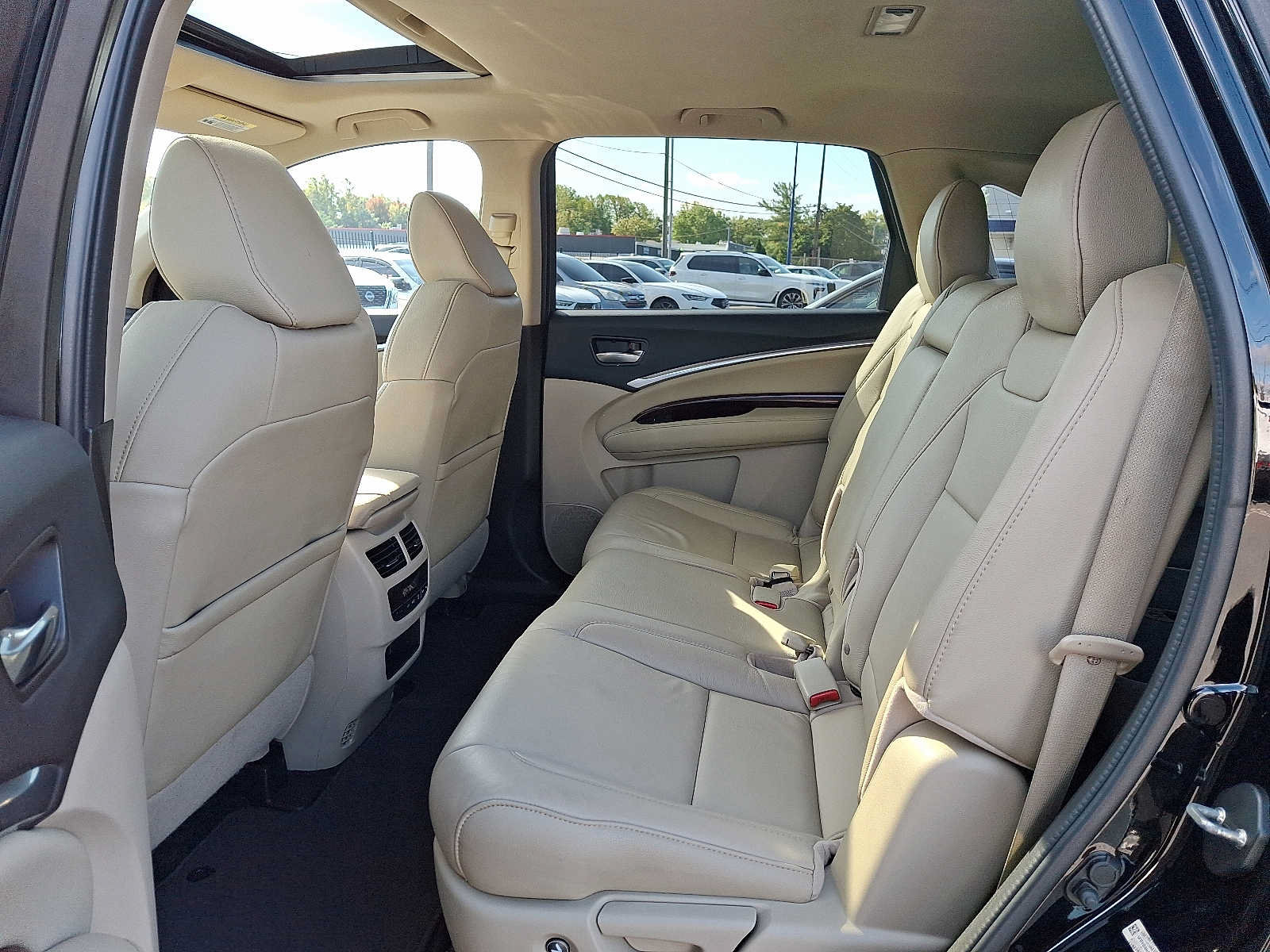 Used 2015 Acura MDX w/ Technology Package AWD/4WD image 10