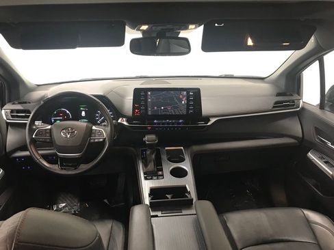 Used 2021 Toyota Sienna XSE image 29