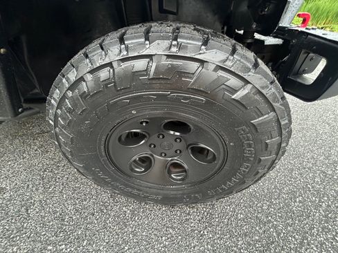 Used 2017 Jeep Wrangler Unlimited Rubicon AWD/4WD image 25