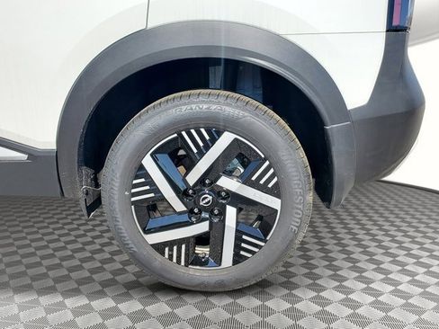 New 2025 Nissan Kicks SV image 9