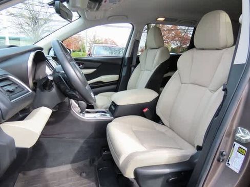 Used 2021 Subaru Ascent Premium w/ Convenience Package image 12