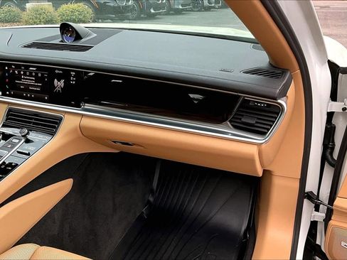 Used 2023 Porsche Panamera image 19