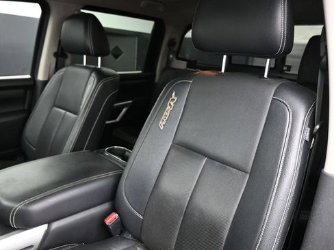 Used 2019 Nissan Titan PRO-4X w/ Pro-4x Convenience Package AWD/4WD image 13