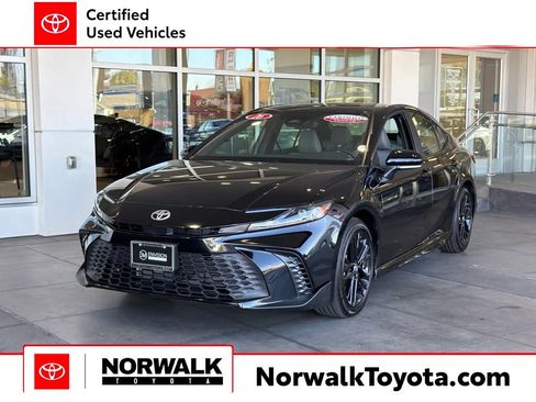 Certified 2026 Toyota Camry SE w/ Convenience Package FWD image 1