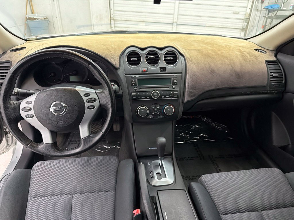 Used 2009 Nissan Altima 3.5 SE FWD image 25