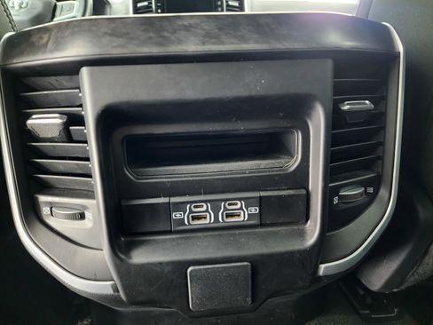 Used 2023 RAM 1500 Big Horn AWD/4WD image 38