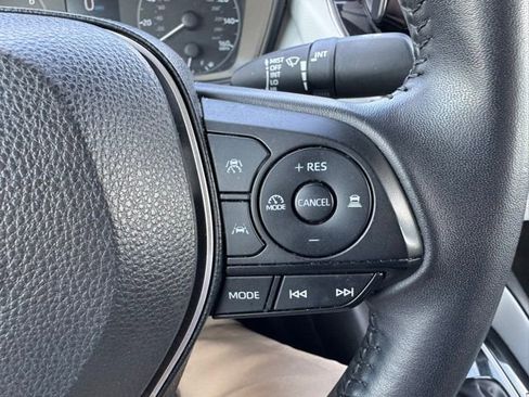 Used 2024 Toyota Corolla SE w/ SE Convenience Package image 14