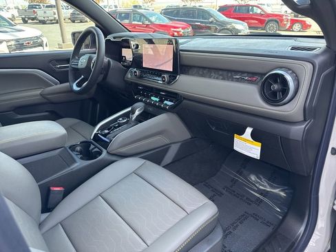 New 2026 Chevrolet Colorado ZR2 w/ Technology Package AWD/4WD image 45