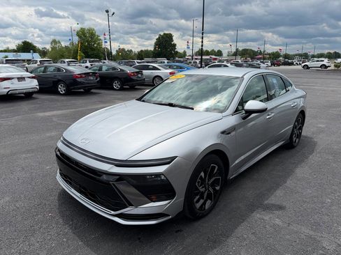 Used 2025 Hyundai Sonata SEL FWD image 8