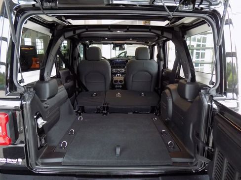 New 2026 Jeep Wrangler Unlimited Sport AWD/4WD image 31