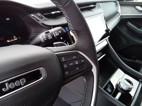 New 2026 Jeep Grand Cherokee Altitude AWD/4WD image 18