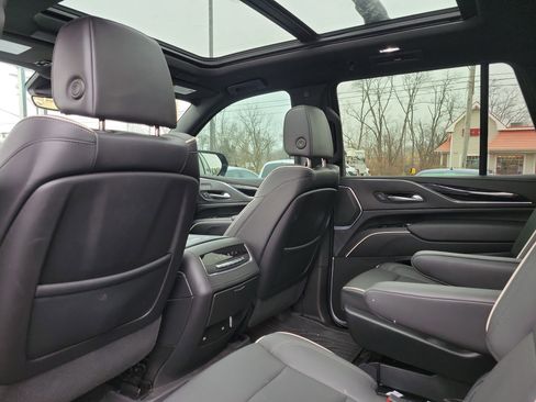 Used 2023 Cadillac Escalade Sport image 14