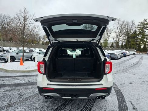 Used 2022 Ford Explorer King Ranch w/ Premium Technology Package AWD/4WD image 13