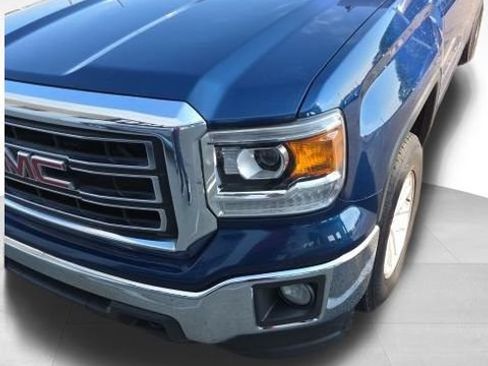 Used 2015 GMC Sierra 1500 SLE w/ SLE Value Package AWD/4WD image 2