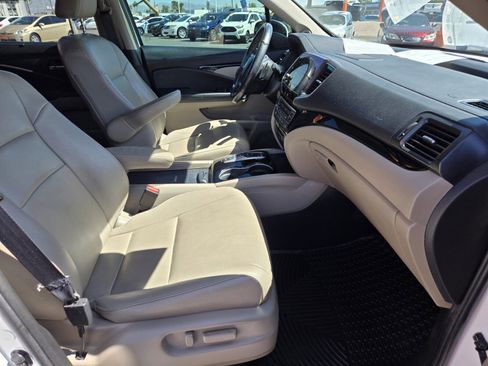 Used 2020 Honda Pilot Touring image 14