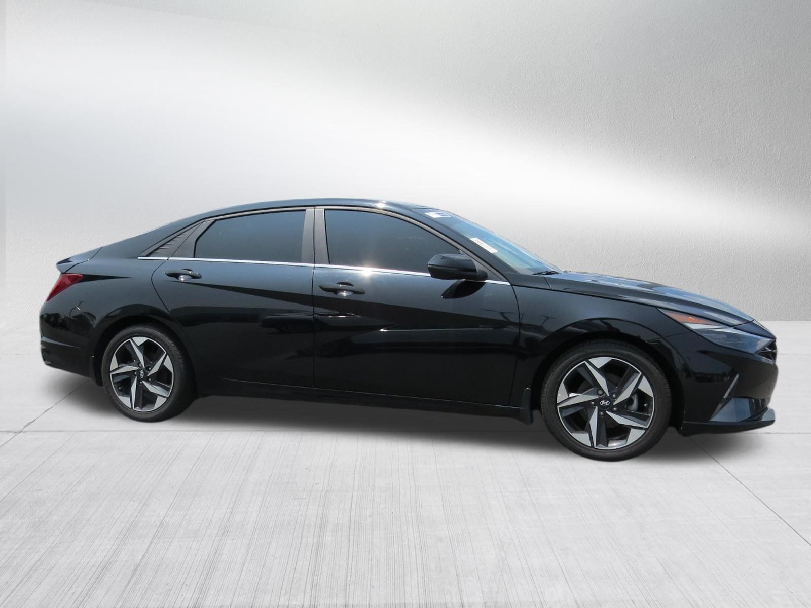 Used 2023 Hyundai Elantra Limited FWD image 2