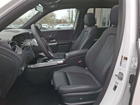 Used 2026 Mercedes-Benz GLB 250 4MATIC image 10