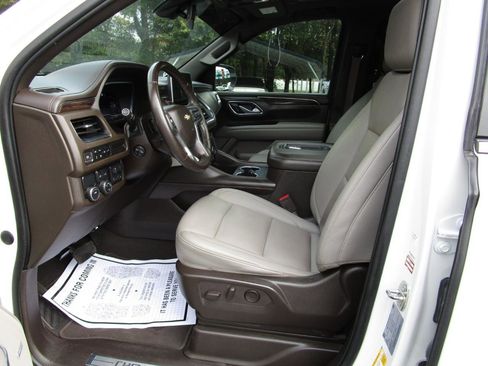Used 2022 Chevrolet Tahoe LT w/ LT Signature Package RWD image 22
