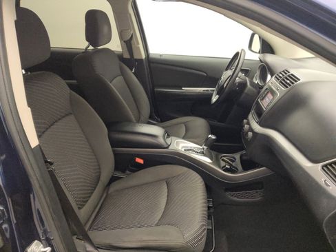 Used 2017 Dodge Journey SXT w/ Chrome Appearance Group image 21